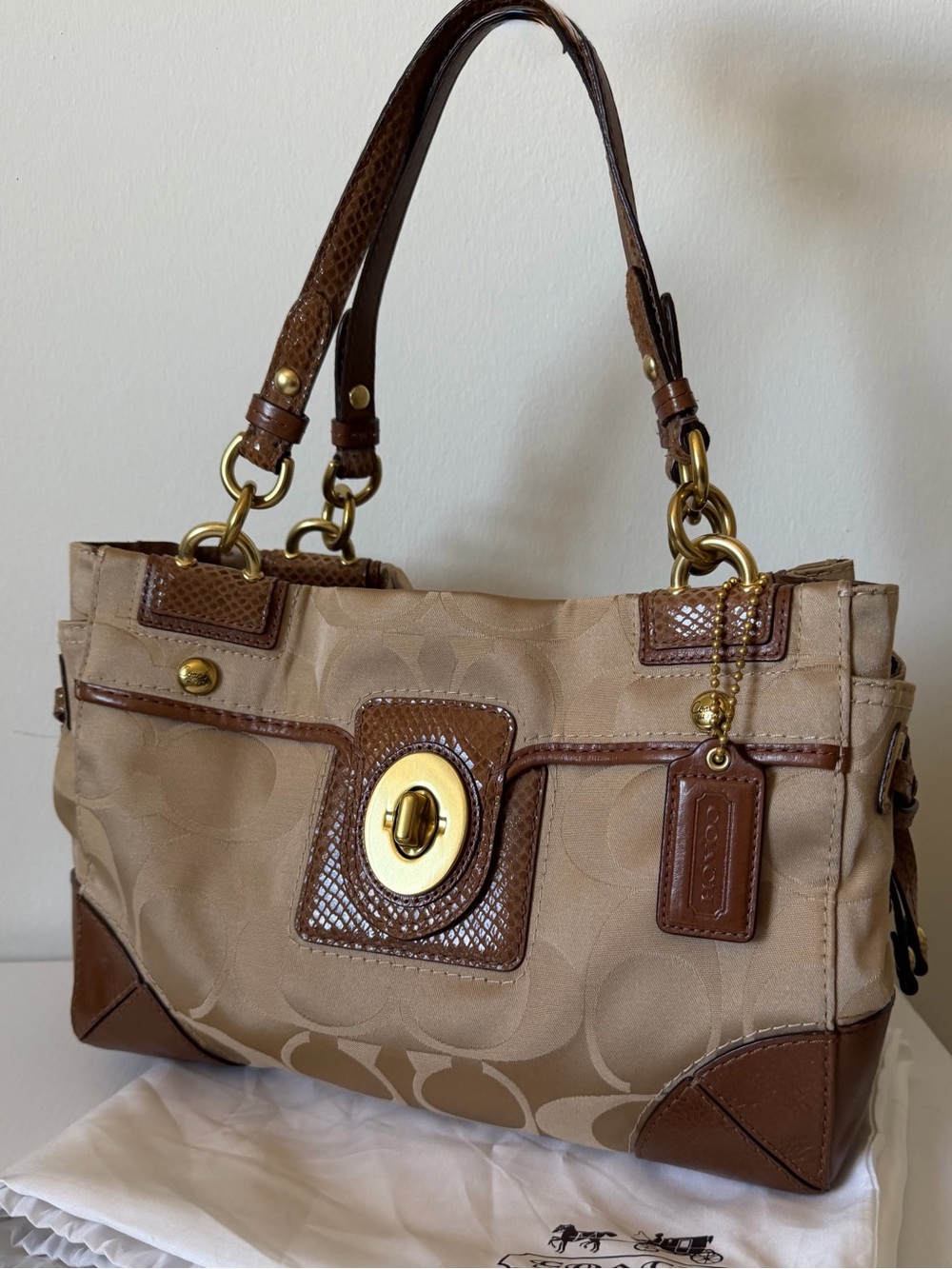 Coach Signature Turnlock Satchel 14507 – New With Tag
